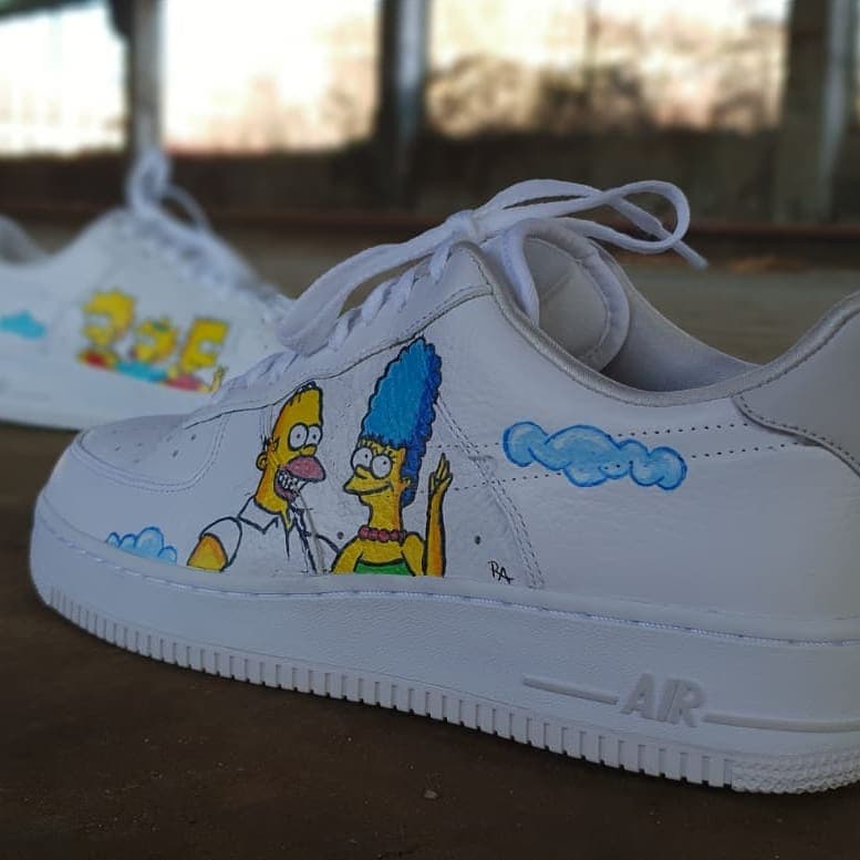 Miniature 1 de Custom Sneakers “Cartoon Family” – Design pop culture sur mesure